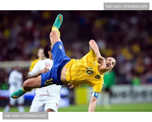 历史回顾：2013年伊布“惊世倒钩”十三年后，巴黎王朝的崛起之路